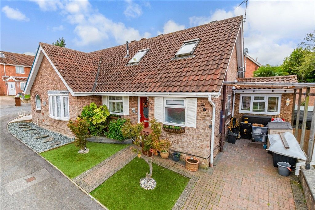 Property photo 2 of 11 External Web