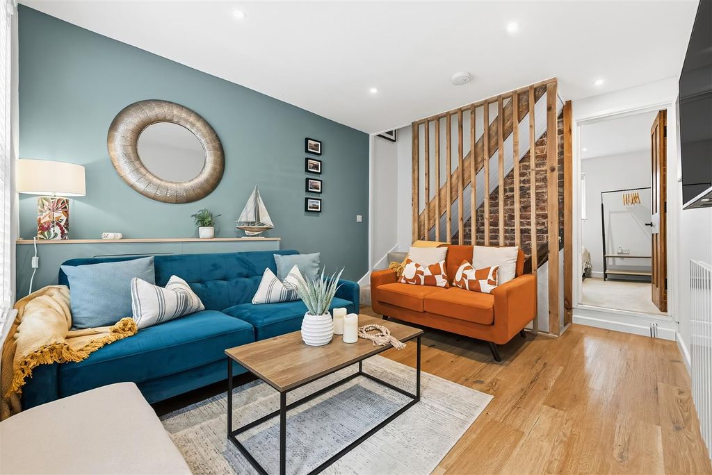 Property photo 1 of 21 Sitting Room