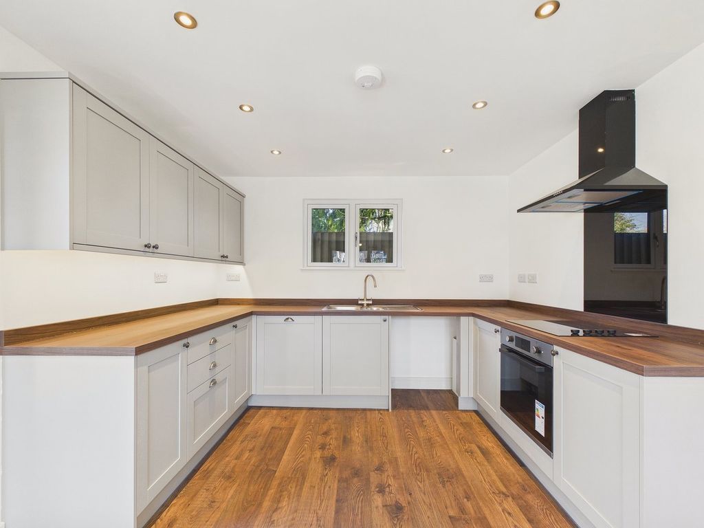 Property photo 2 of 26