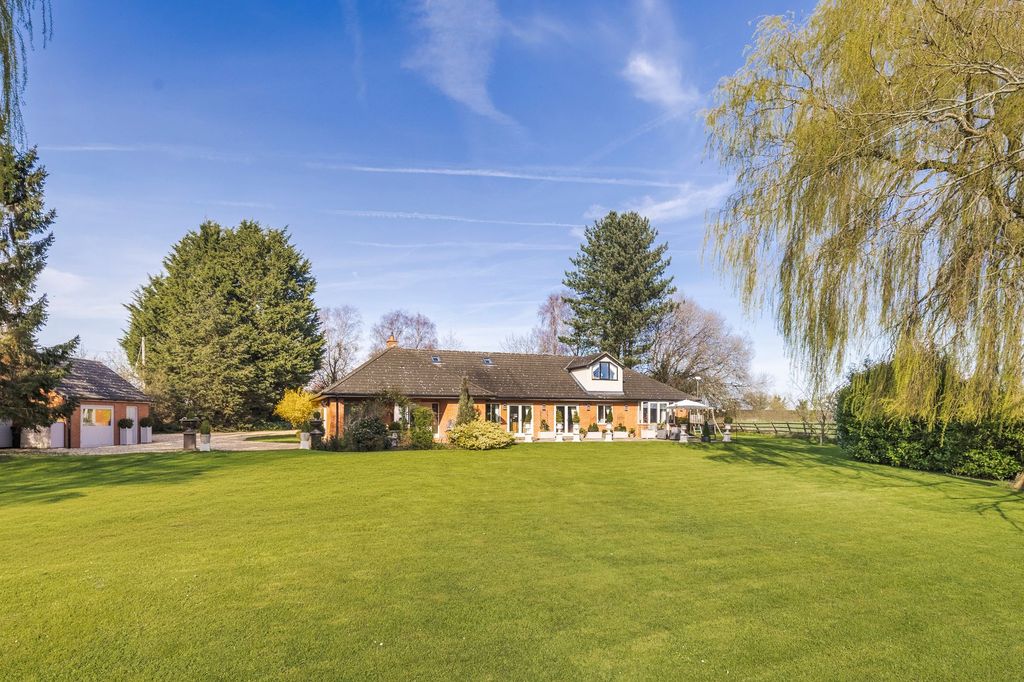 Property photo 2 of 35