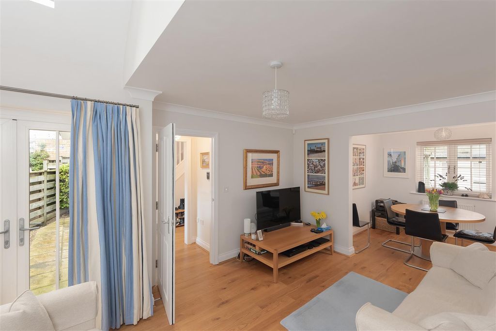 Property photo 3 of 15 The Slipway, Sea Wall, Whitstable