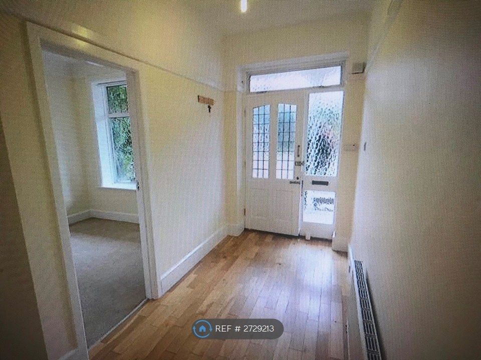 Property photo 3 of 10 Wide Hallway