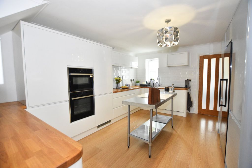 Property photo 3 of 26 Kitchen Dining Room