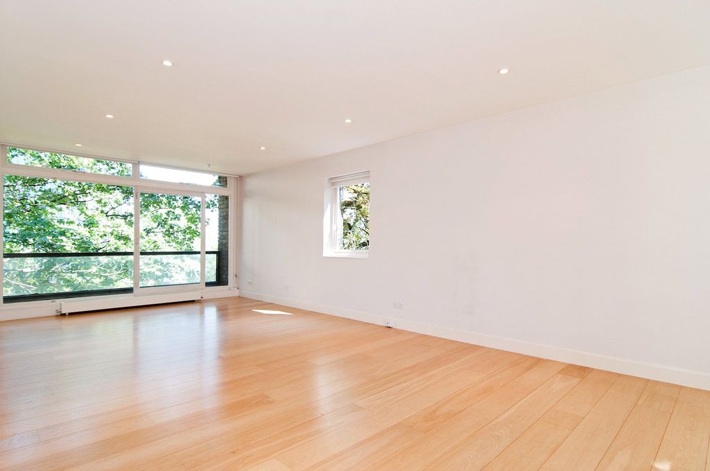 Property photo 2 of 12 Picture No. 02