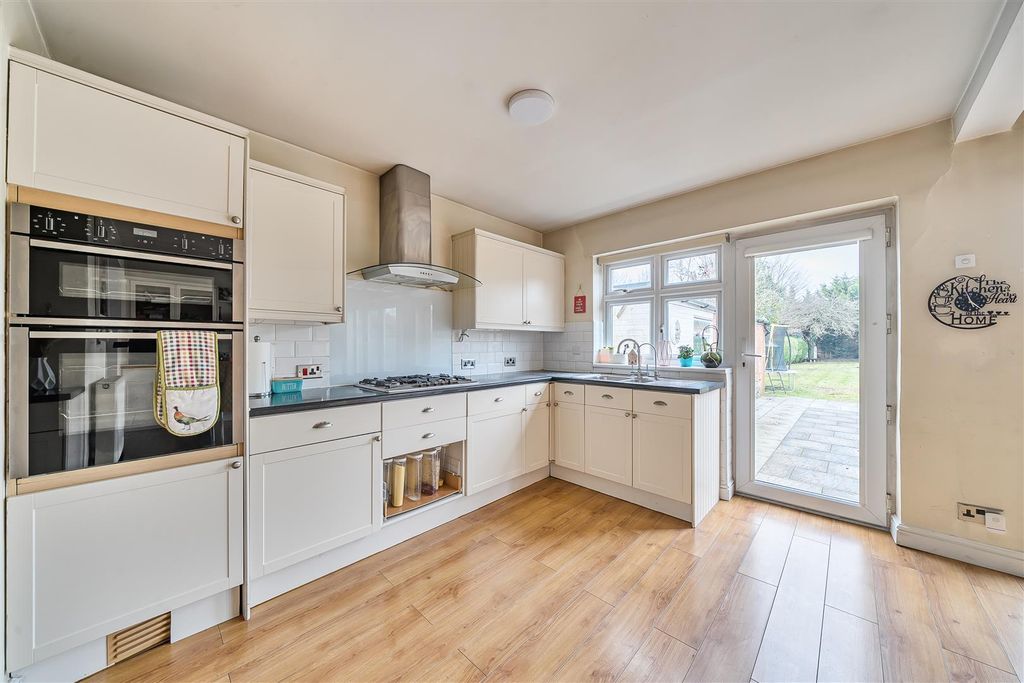 Property photo 2 of 21 1406287-10-69809Cbb3A1F2.Jpg