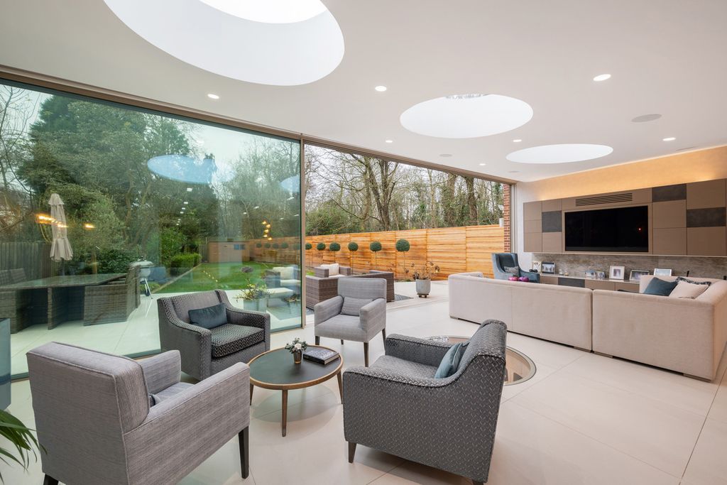 Property photo 3 of 17