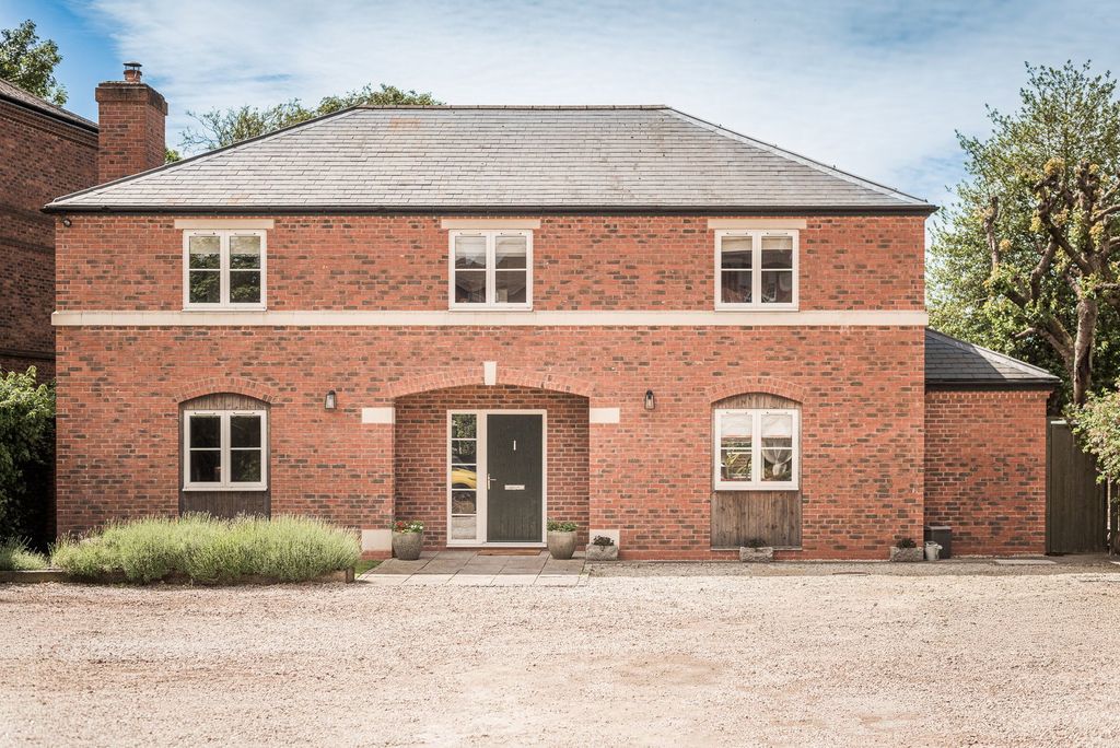 Property photo 1 of 63