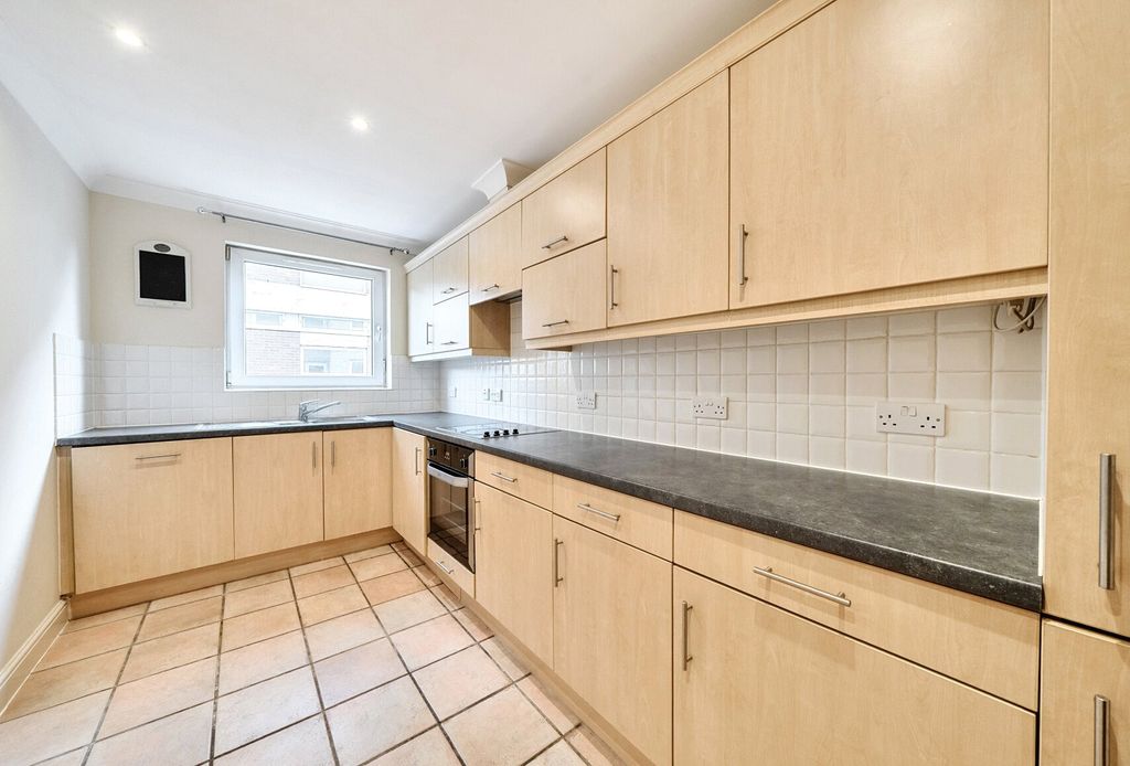 Property photo 3 of 12 Kitchen