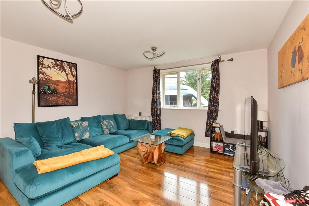 Property photo 3 of 11 Lounge/Diner
