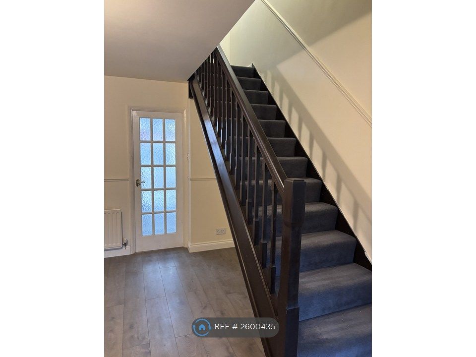 Property photo 3 of 8 Staircase