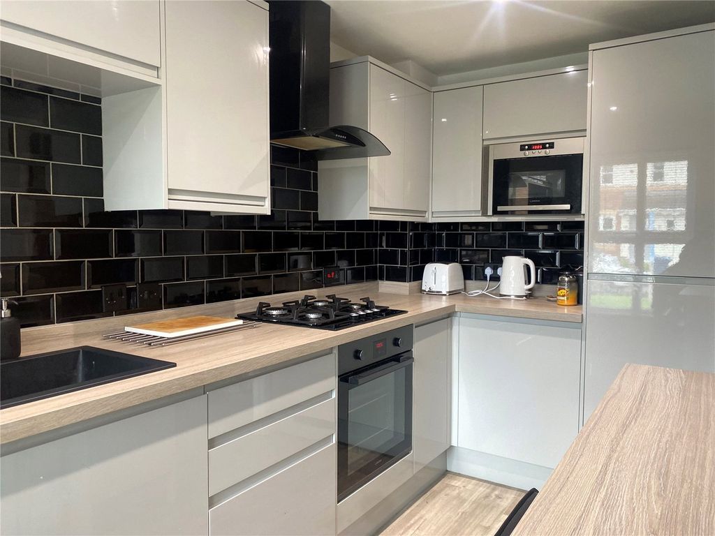 Property photo 2 of 16 Picture No. 09