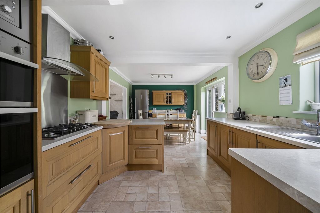 Property photo 3 of 25 Kitchen/Diner