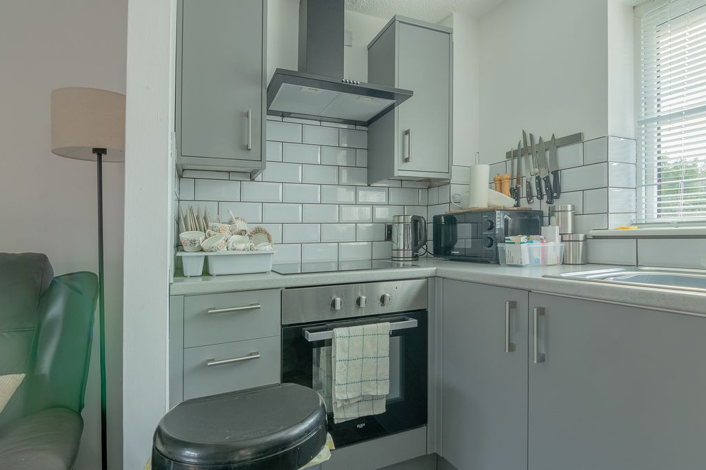 Additional image 7 of 1 bed flat for saleMiddle Close, Swadlincote DE11