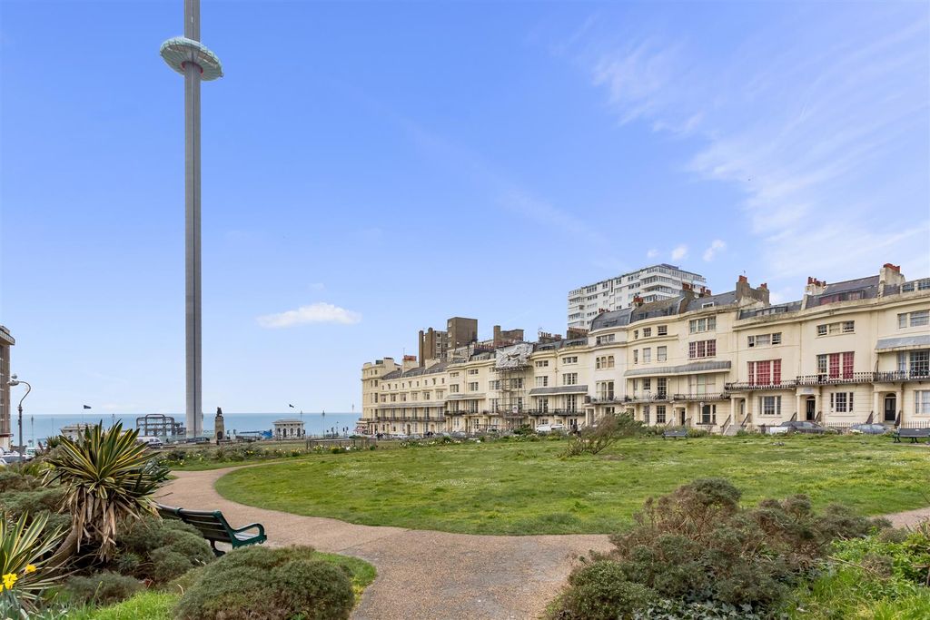 Property photo 1 of 9 Views