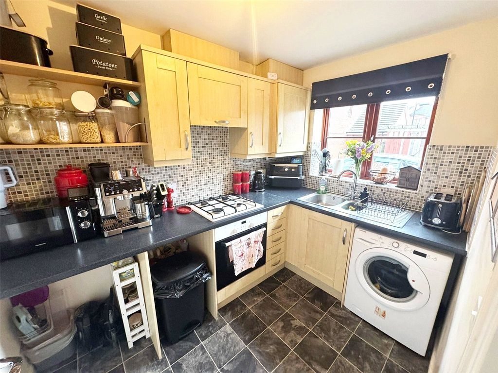 Property photo 2 of 13 Kitchen