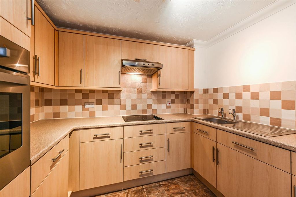 Property photo 2 of 12