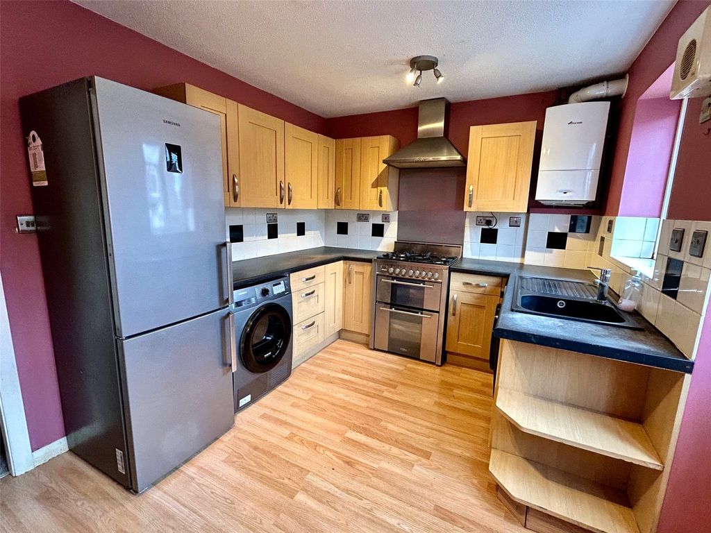 Property photo 2 of 15 Dining Kitchen
