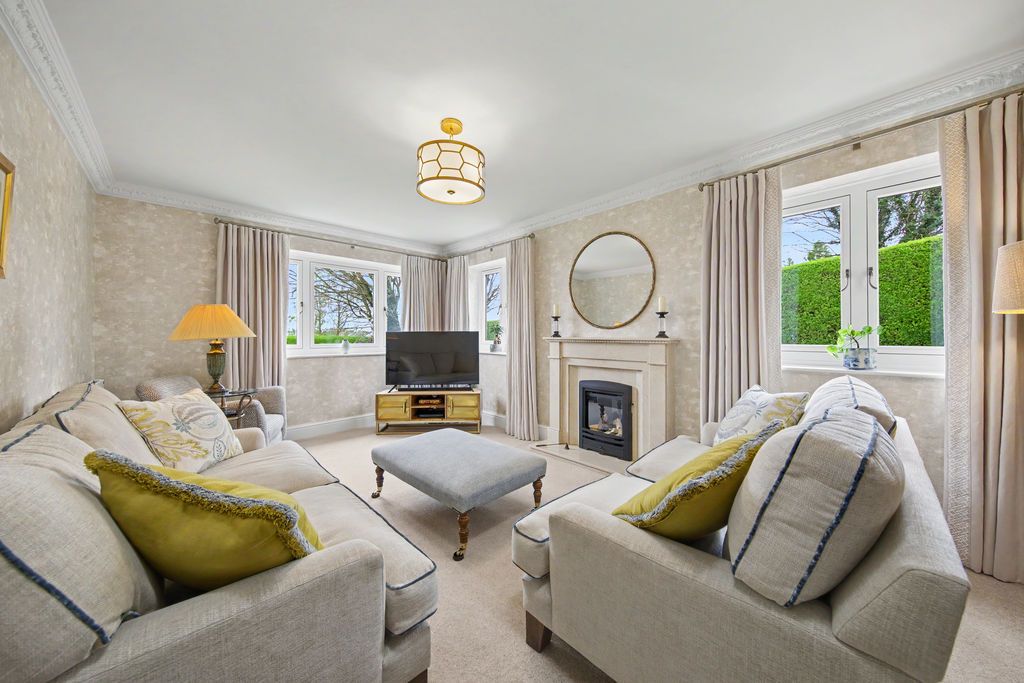 Property photo 3 of 36 Sitting Room