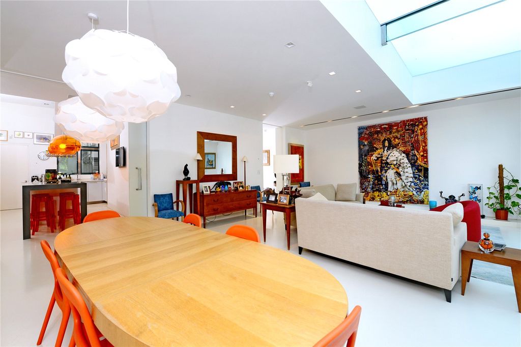 Property photo 3 of 15 Living / Dining