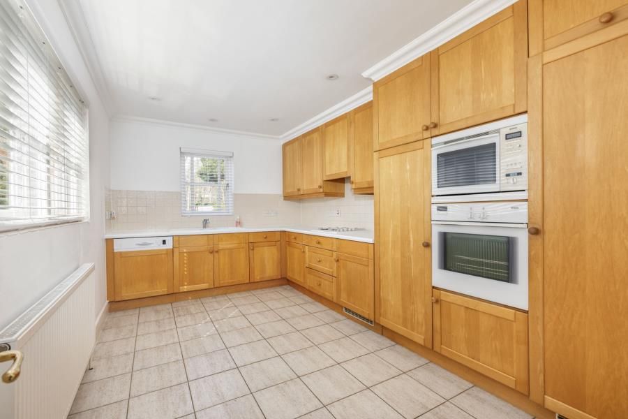 Property photo 3 of 23