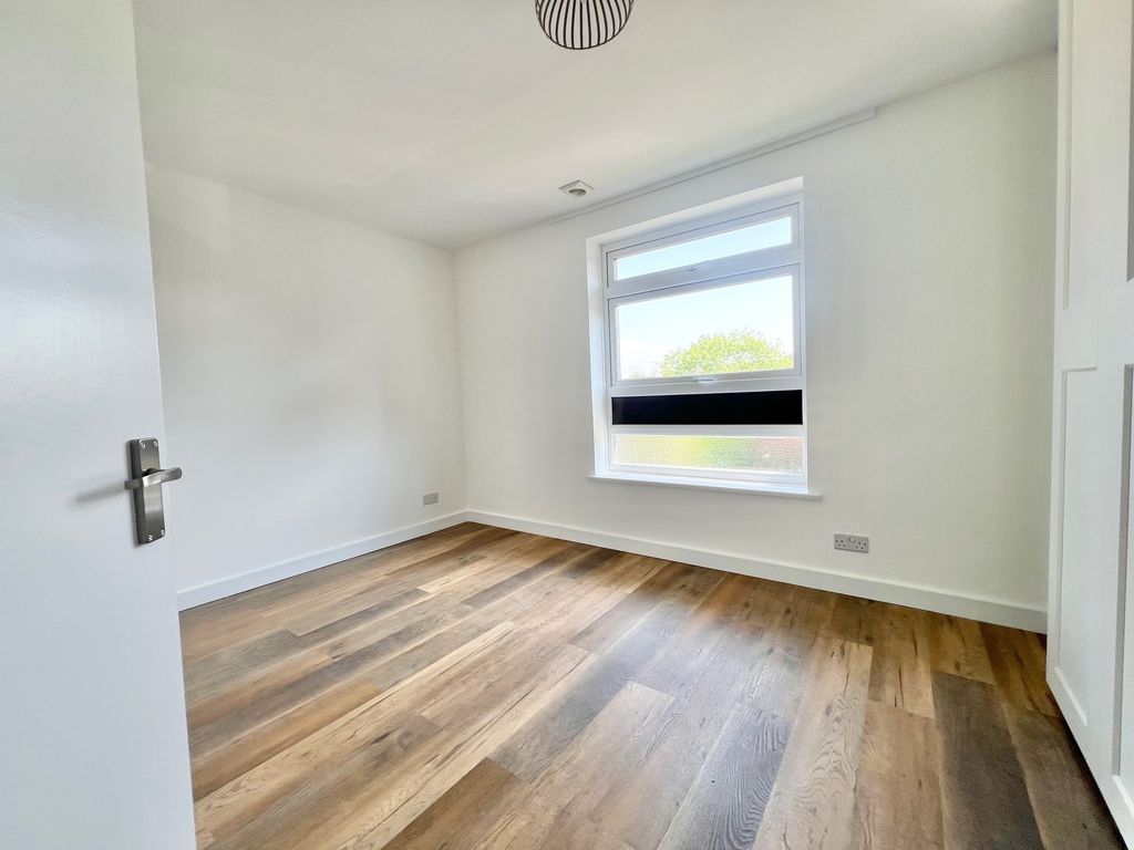 Property photo 3 of 8 Photo 2