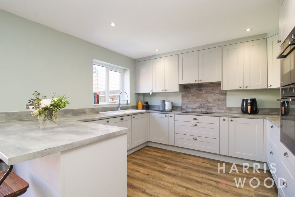 Property photo 3 of 34 4331626