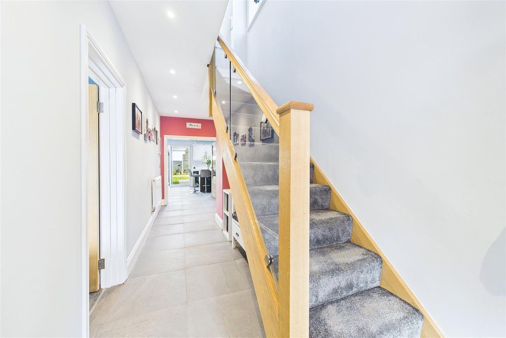 Property photo 3 of 26