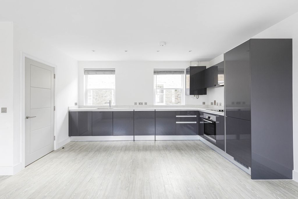 Property photo 1 of 10 6