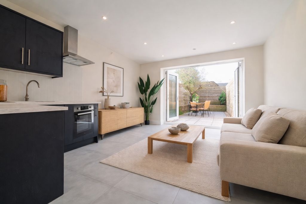 Property photo 1 of 7 Call 02920 454555 To Secure Your Viewing_15