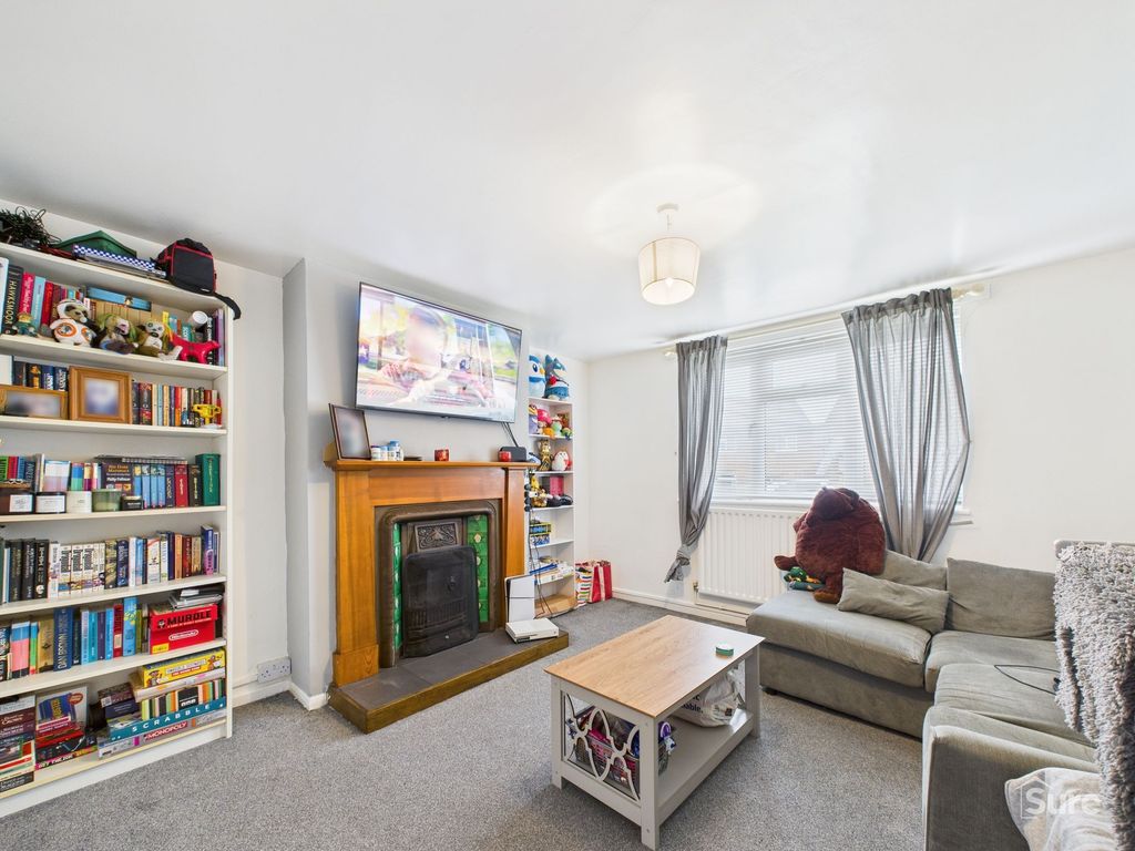 Property photo 2 of 5 Lounge