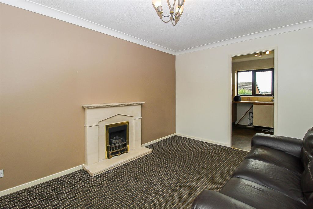 Property photo 3 of 7 Lounge