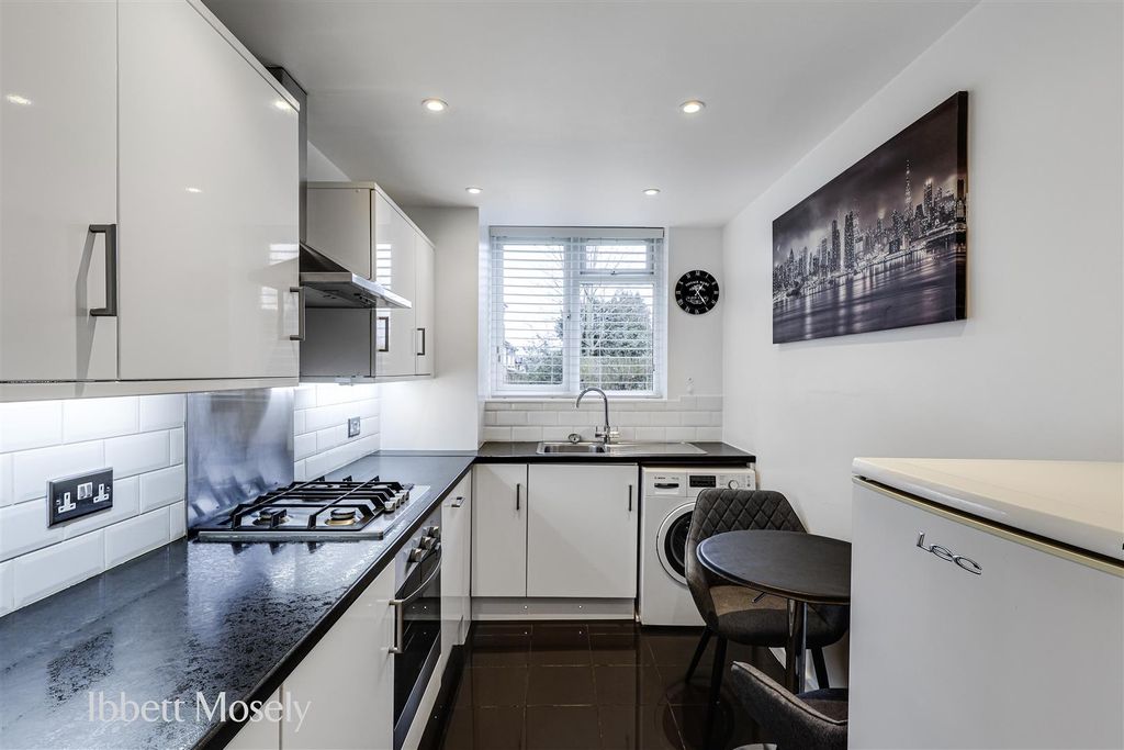 Property photo 3 of 12 7.Jpg