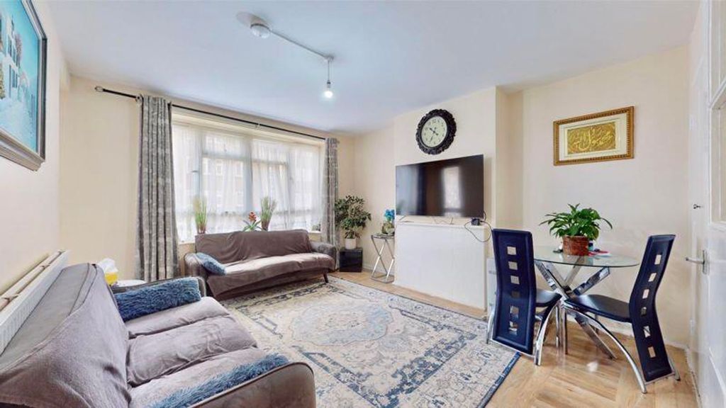 Property photo 2 of 8