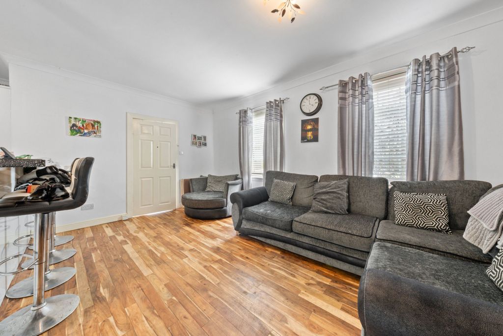Property photo 2 of 29