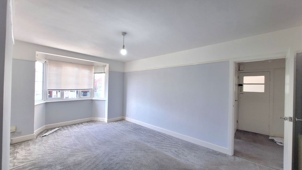 Property photo 2 of 11 Living Room