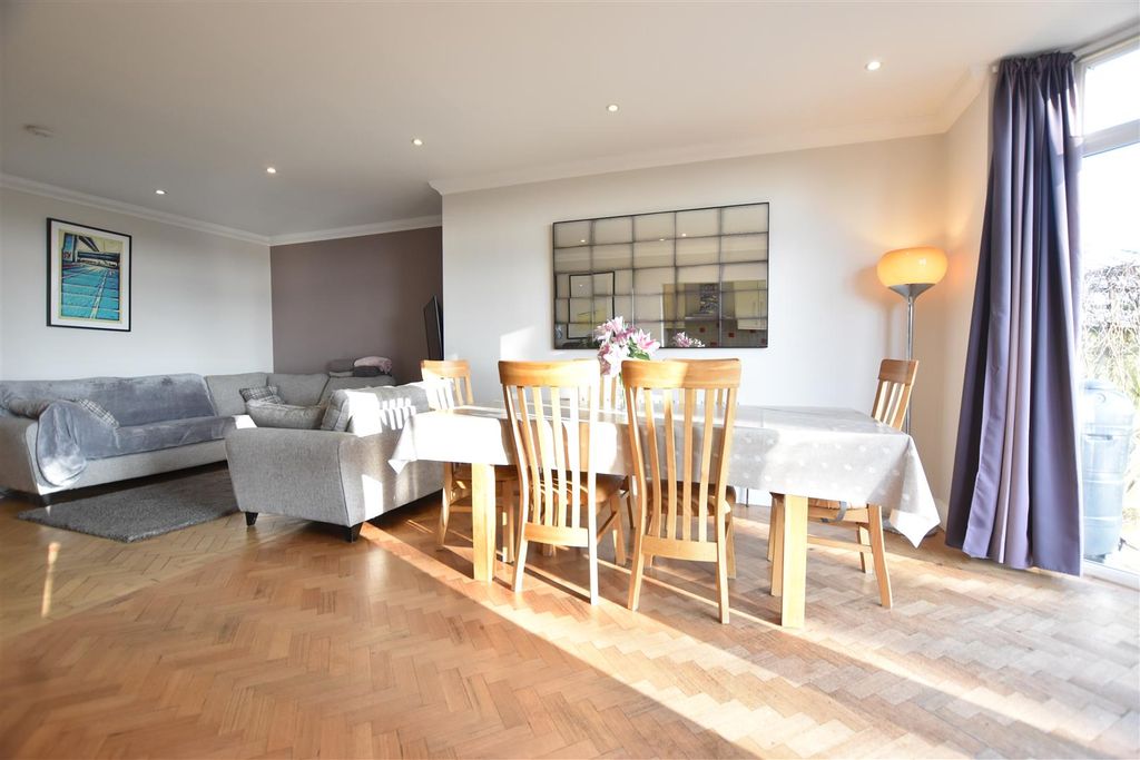Property photo 2 of 20 Dining Room (2).Jpg