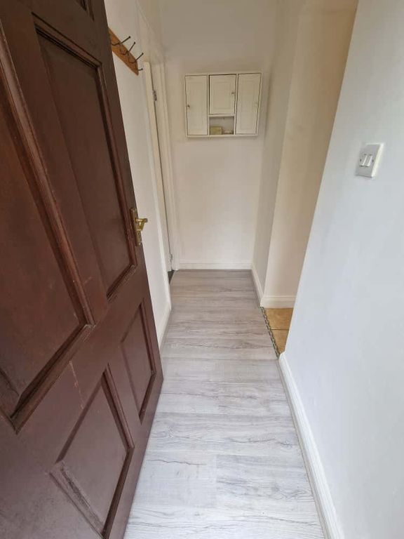 Property photo 2 of 18 Entrance Hallway