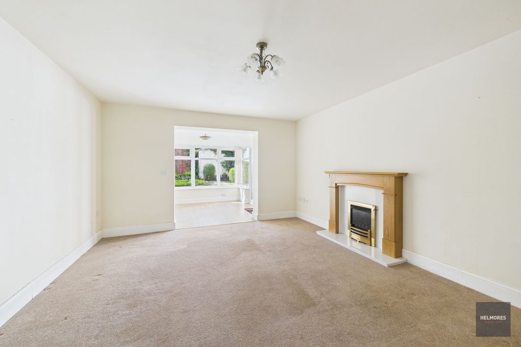 Property photo 3 of 14