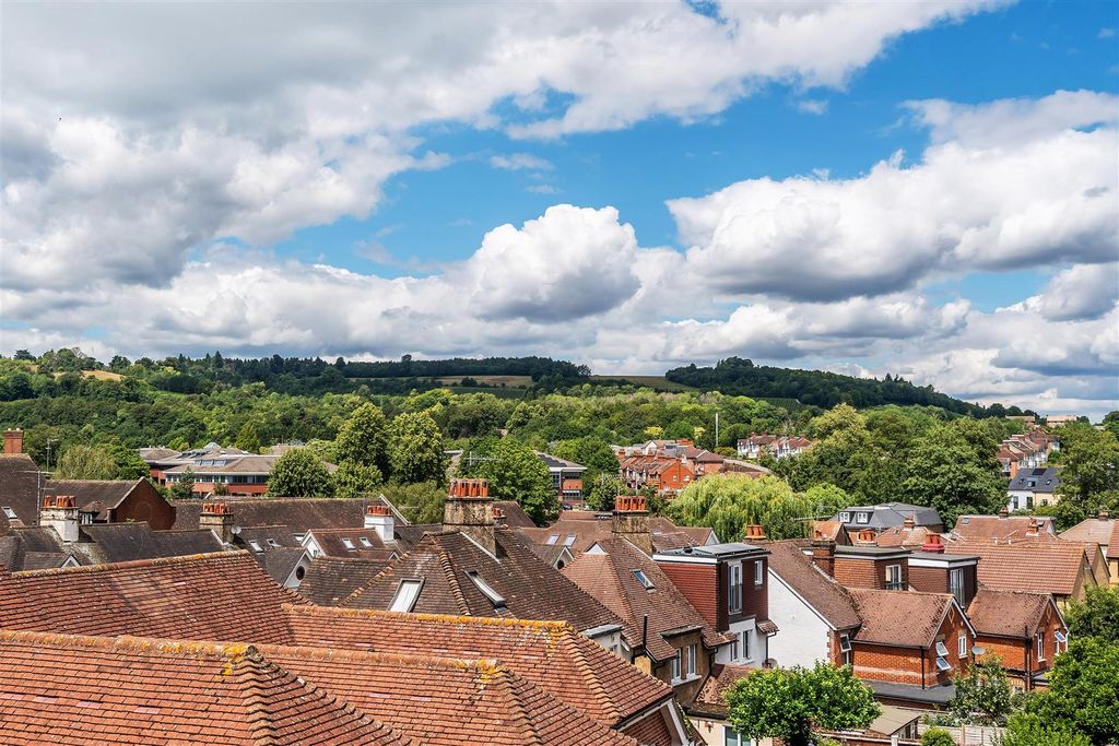 Property photo 2 of 12 Abinger-House-22.Jpg