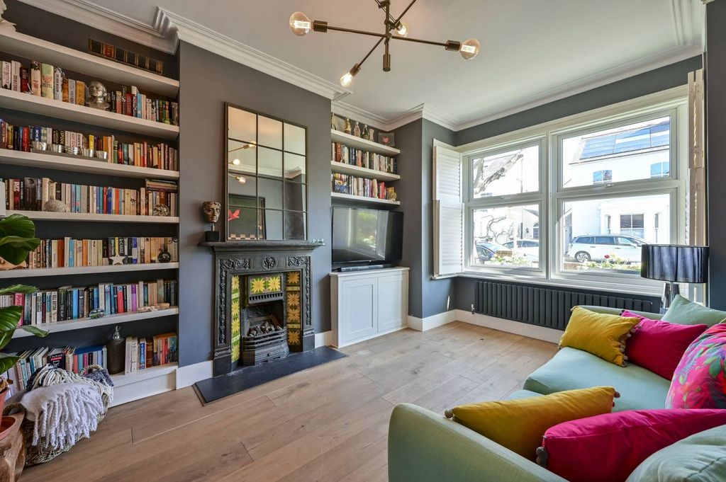 Property photo 1 of 23