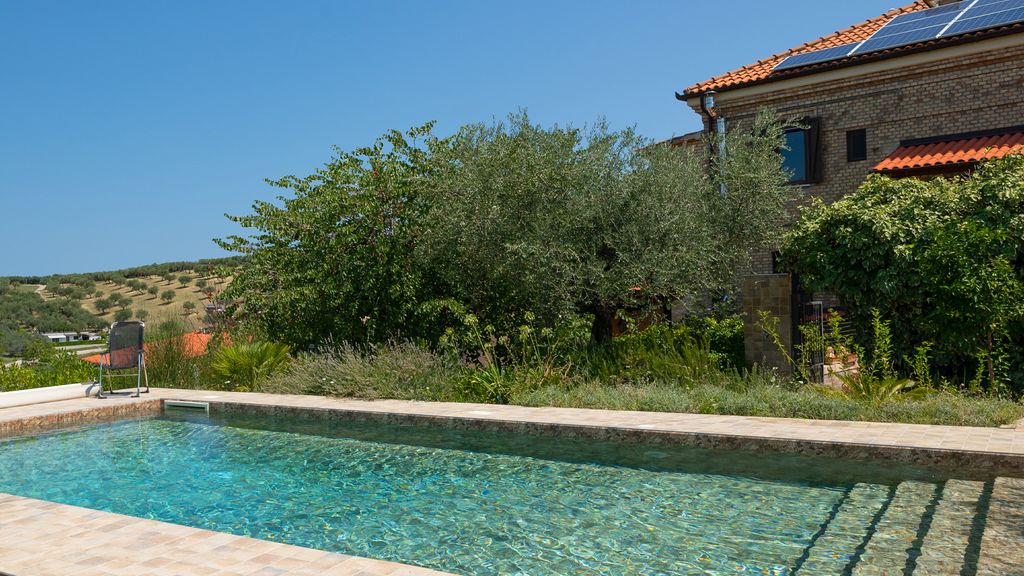 Property photo 1 of 35