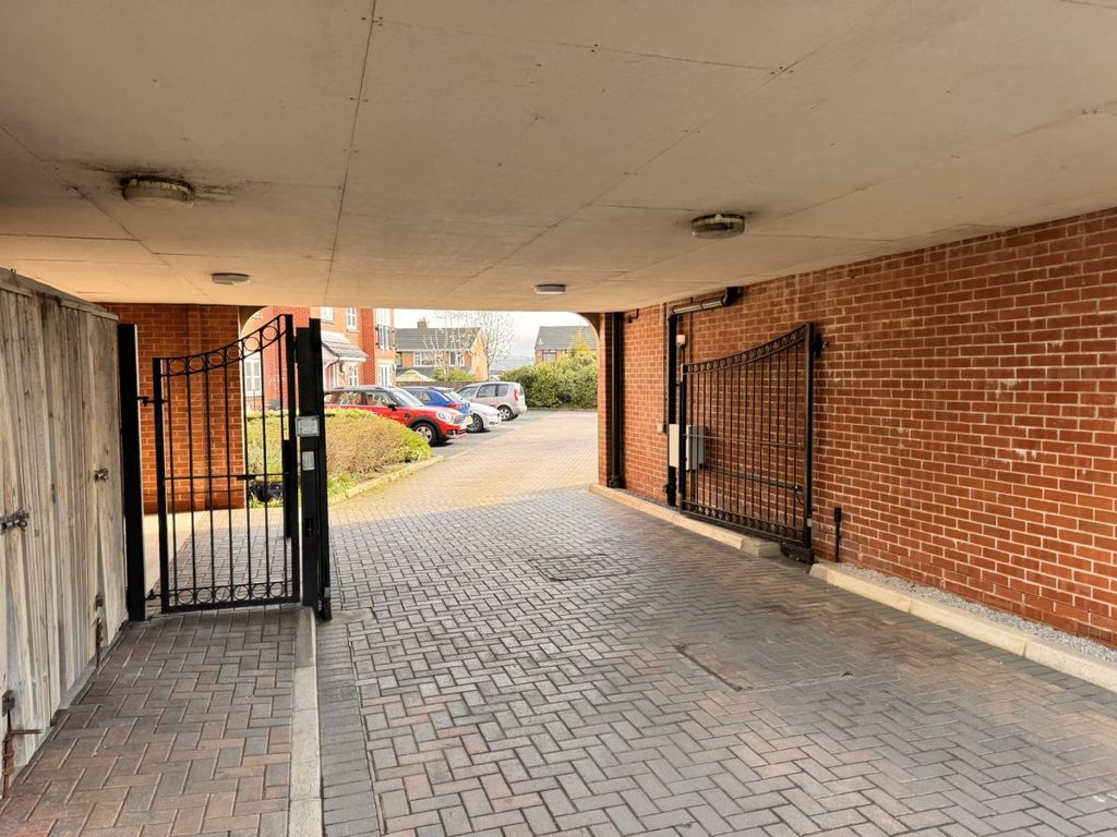 Property photo 2 of 11