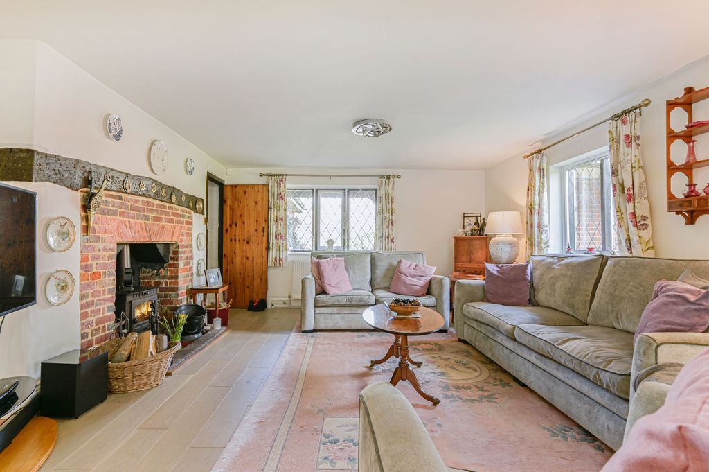 Property photo 3 of 32