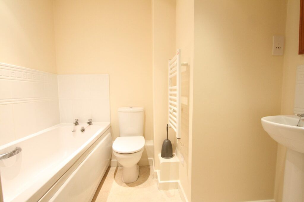 Property photo 3 of 6