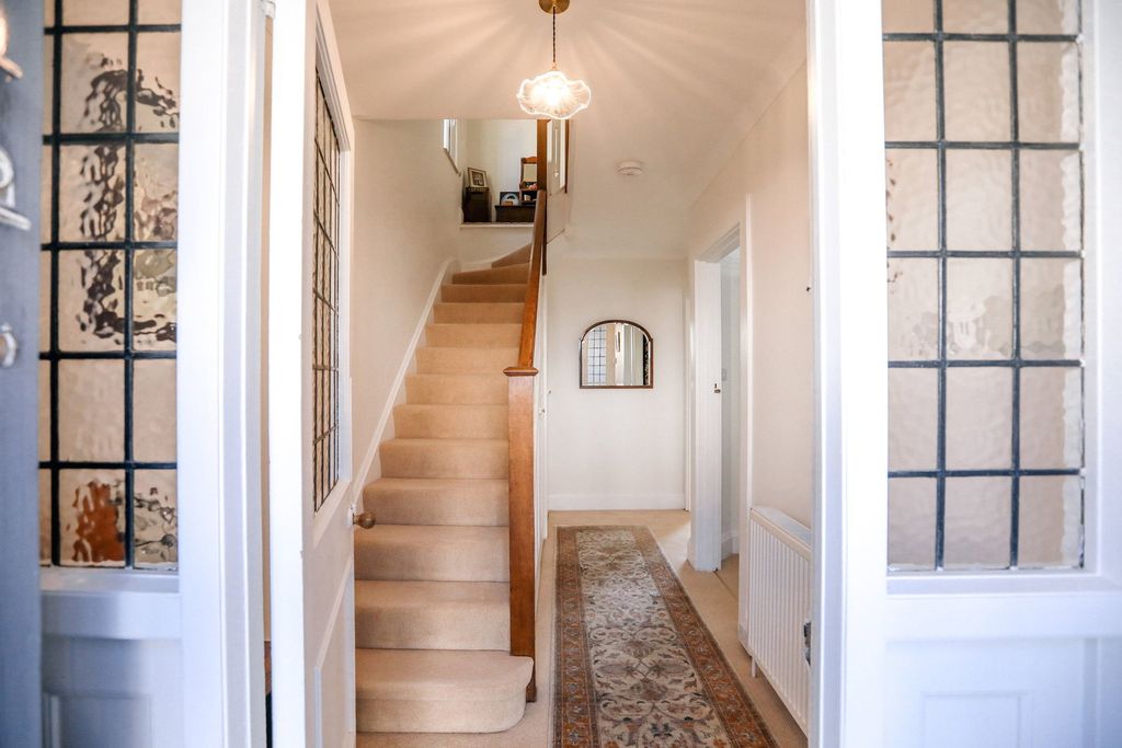 Property photo 2 of 18