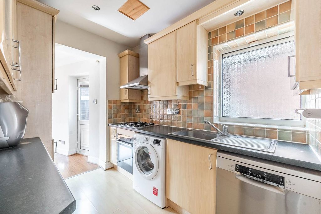 Property photo 2 of 17