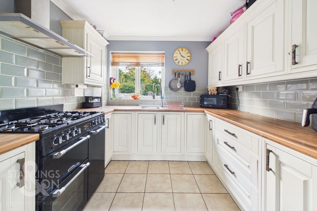 Property photo 1 of 26