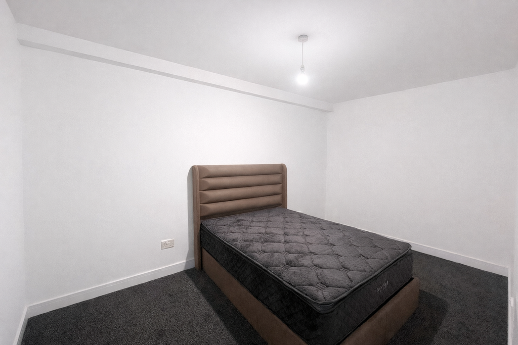 Property photo 2 of 8 Bedroom