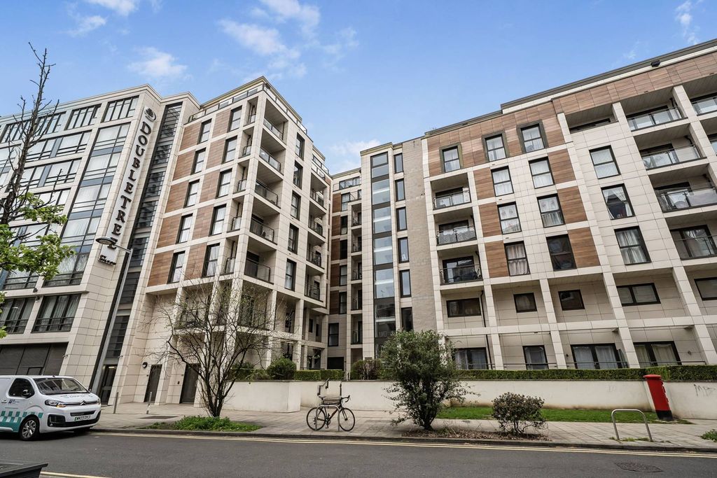 Property photo 2 of 8