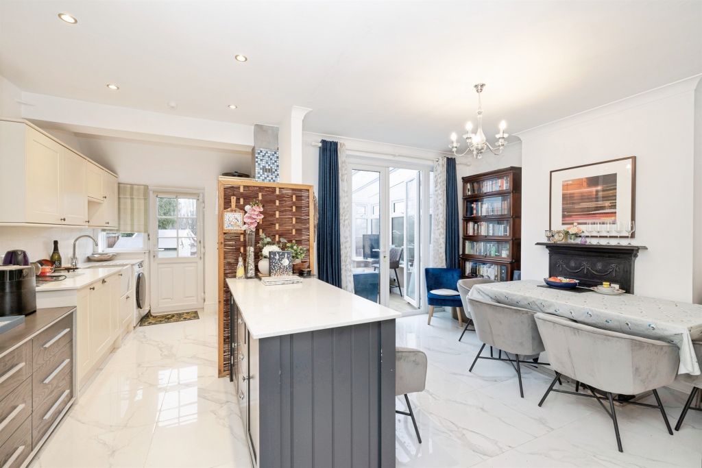 Property photo 2 of 25